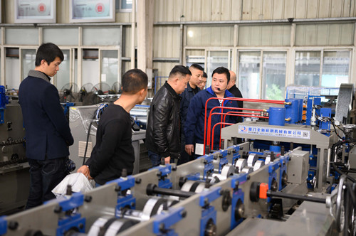 roll forming machine